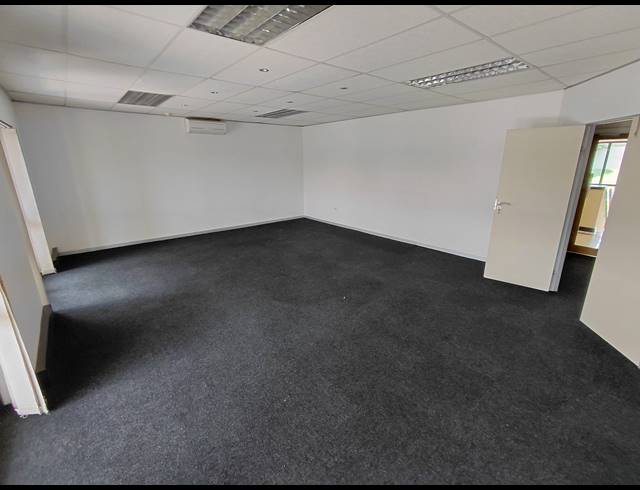 279M² OFFICE TO LET IN BRYANSTON